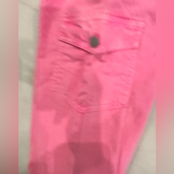 SUNDRY pink cargo joggers in size SUNDRY sizing of 2 which is like a medium. - Picture 7 of 13